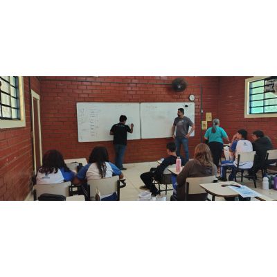 Educação digital muito além das máquinas, transformando o potencial tecnológico em dignidade, renda e cidadania