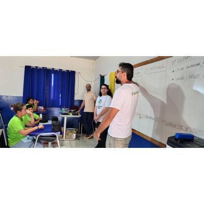 Projetos customizados e certificados de educação digital, responsável técnico Cláudio Marcellini 